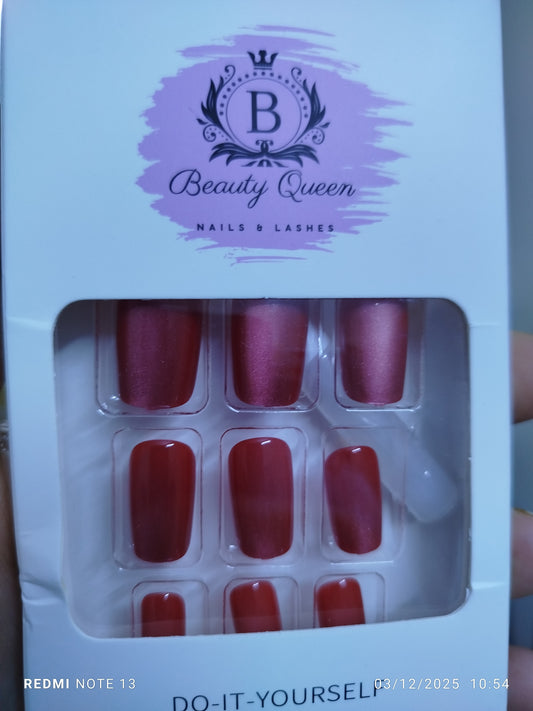 Magnetic اظافر احمر