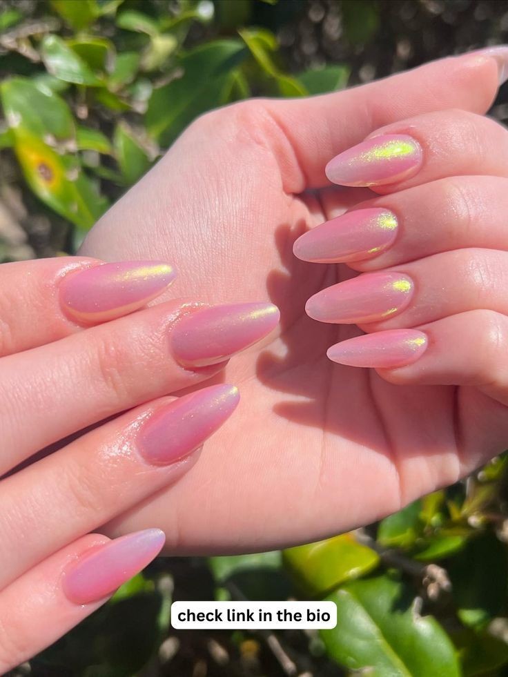 اظافر الموند وردي شاين