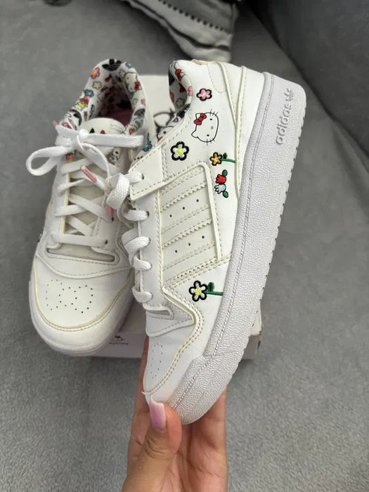 Addidas hello kitty حذاء بناتي