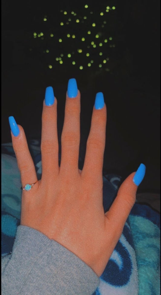 اظافر بالرين ازرق مات