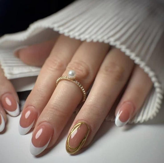 اظافر فرنش مذهب ring