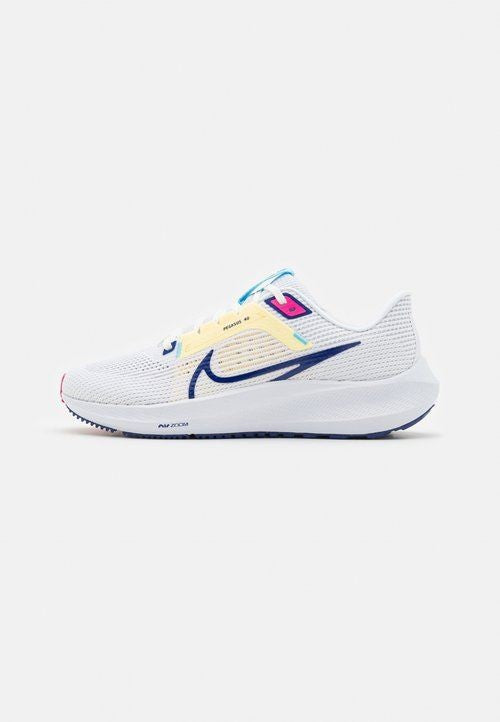Nike حذاء نسائي أبيض