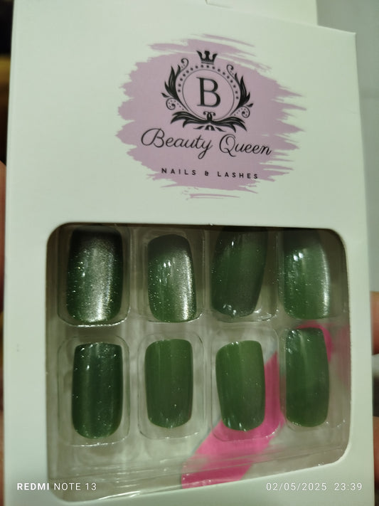 اظافر اخضر  Magnetic