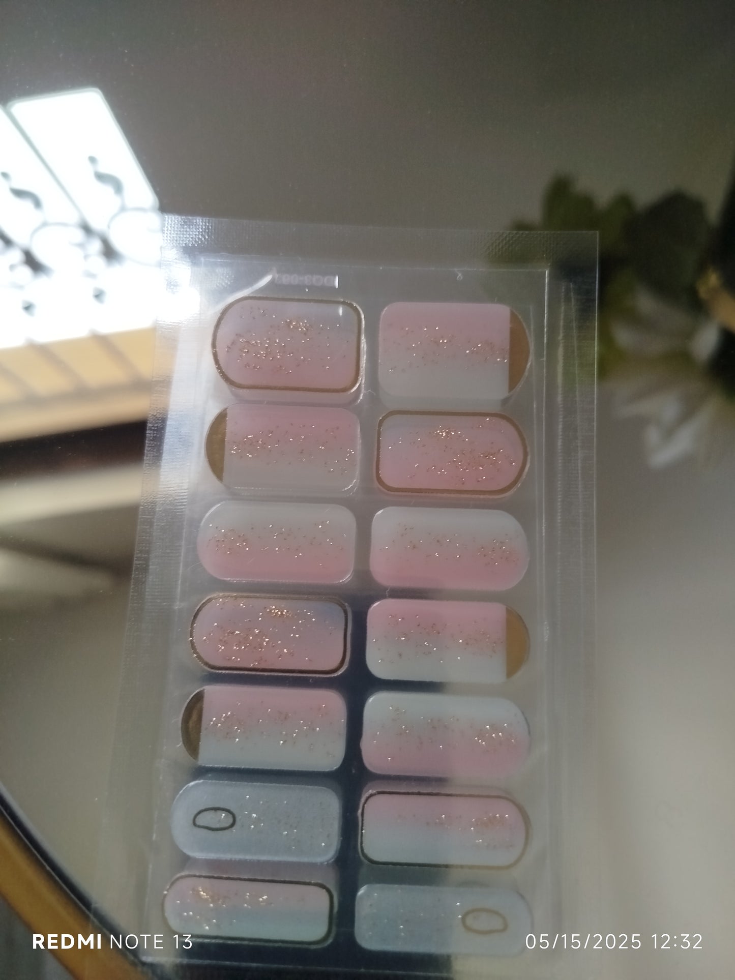 لصقات اظافر