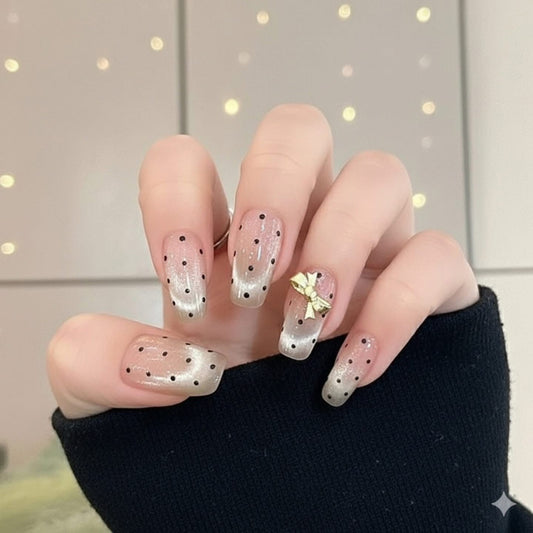 اظافر منقط اسود