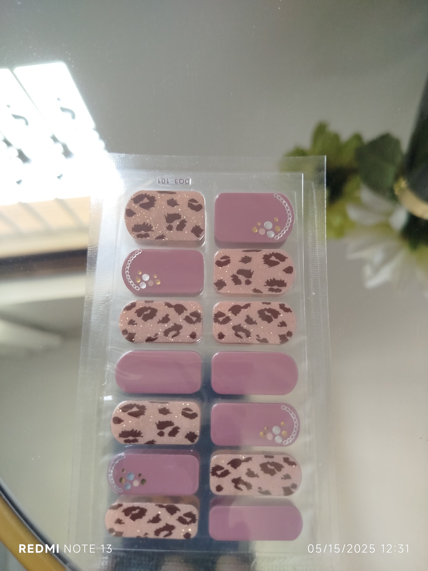 لصقات اظافر